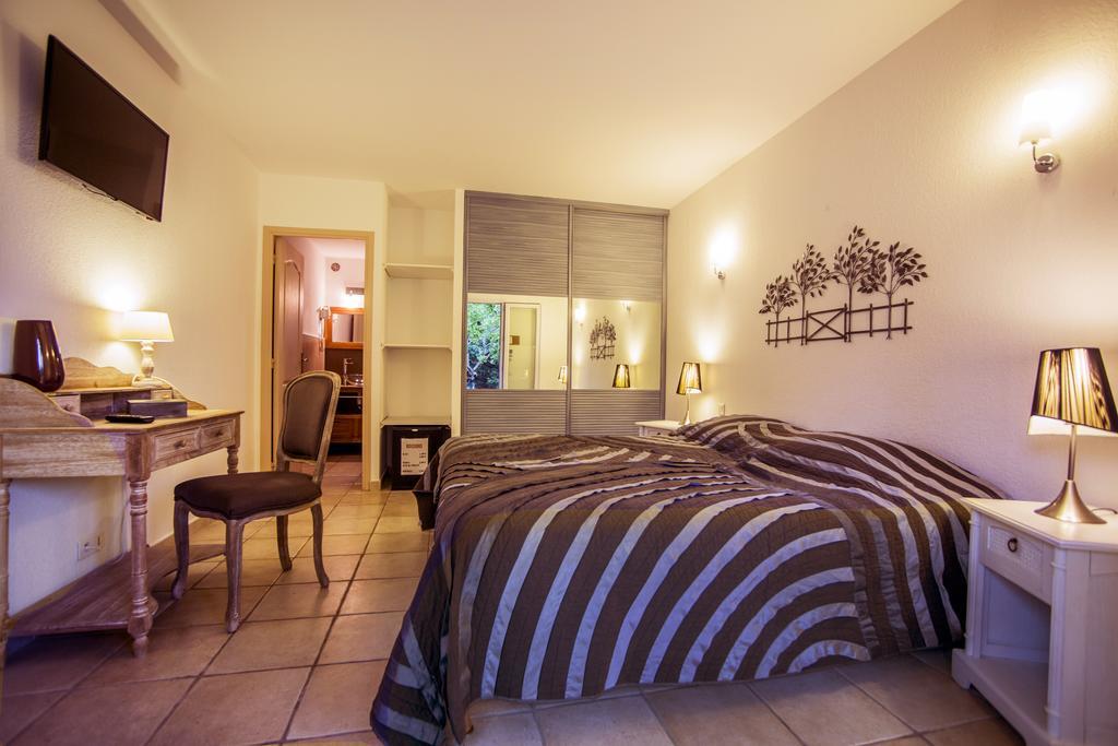 Hotel Du Pont De L'Oso Леччи Екстериор снимка