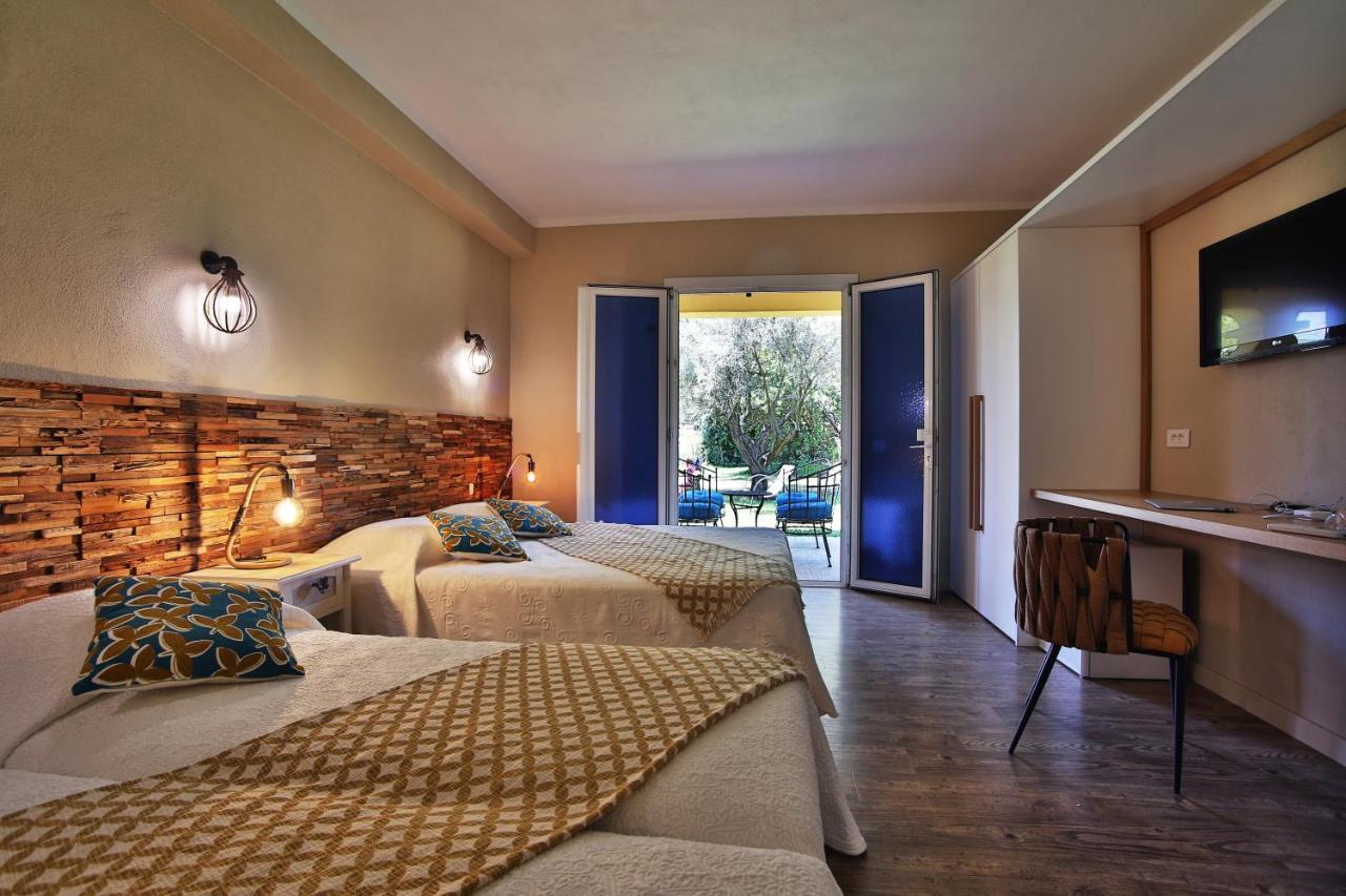 Hotel Du Pont De L'Oso Леччи Екстериор снимка
